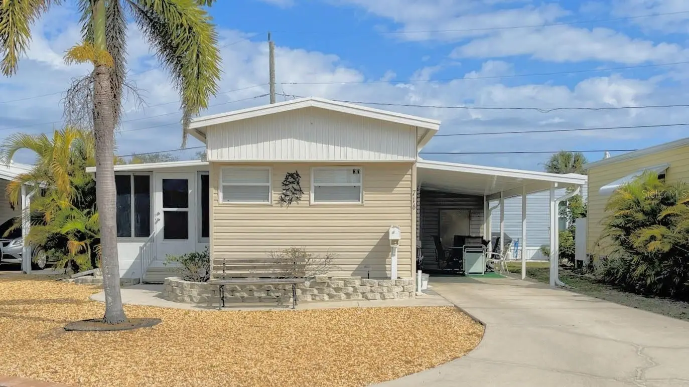 716 Carefree, FL