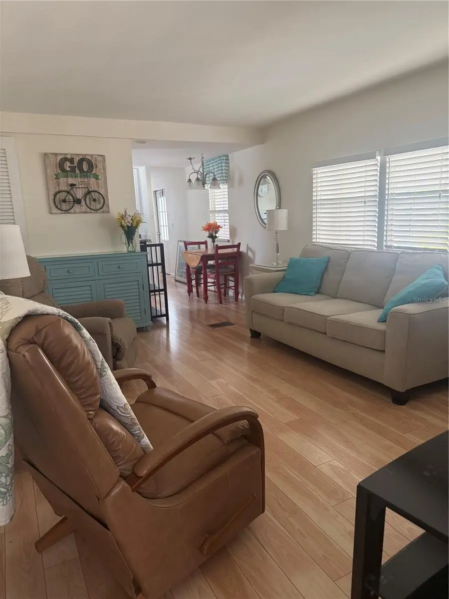 716 Carefree, FL