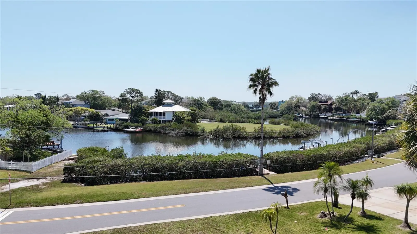 231 Lagoon Drive, FL