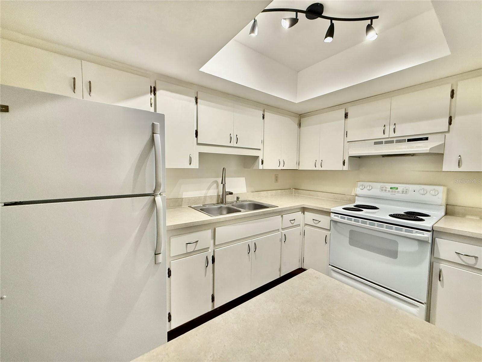 2217 Hopkins Drive, FL