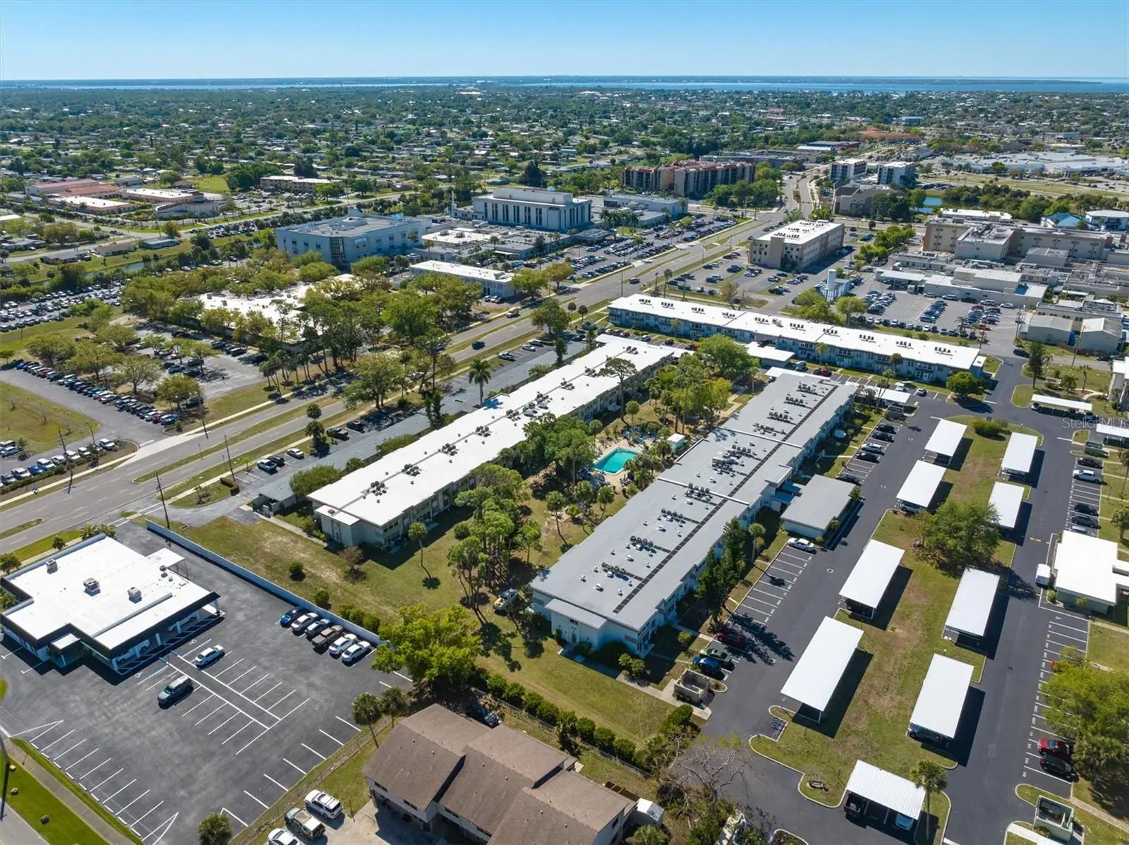 2437 Harbor Boulevard, FL