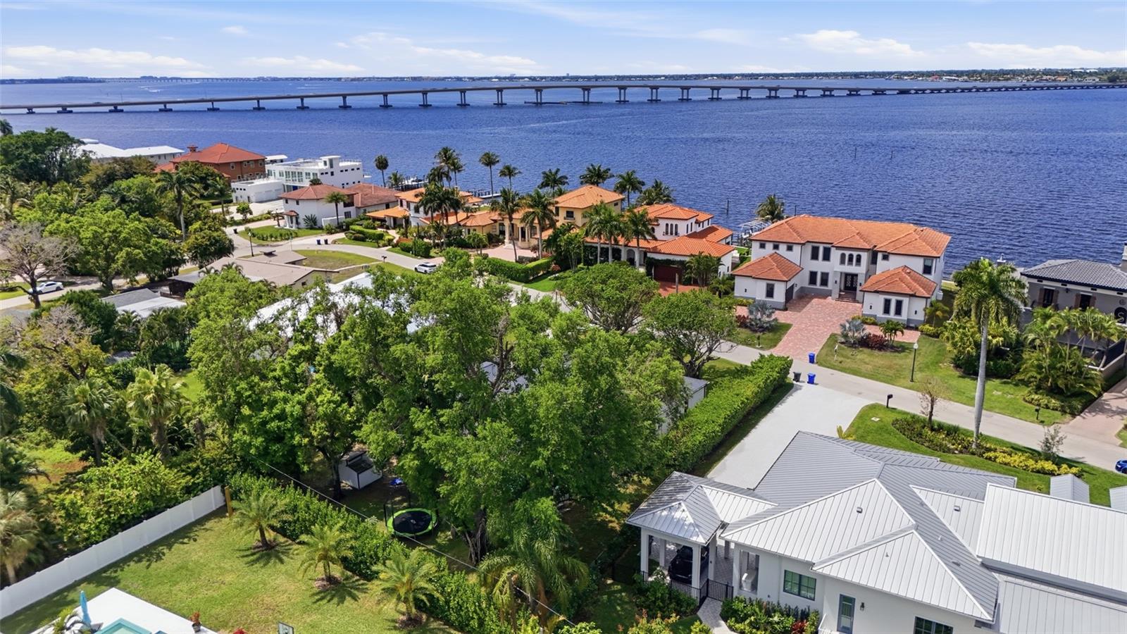 3931 Riverside Drive, FL