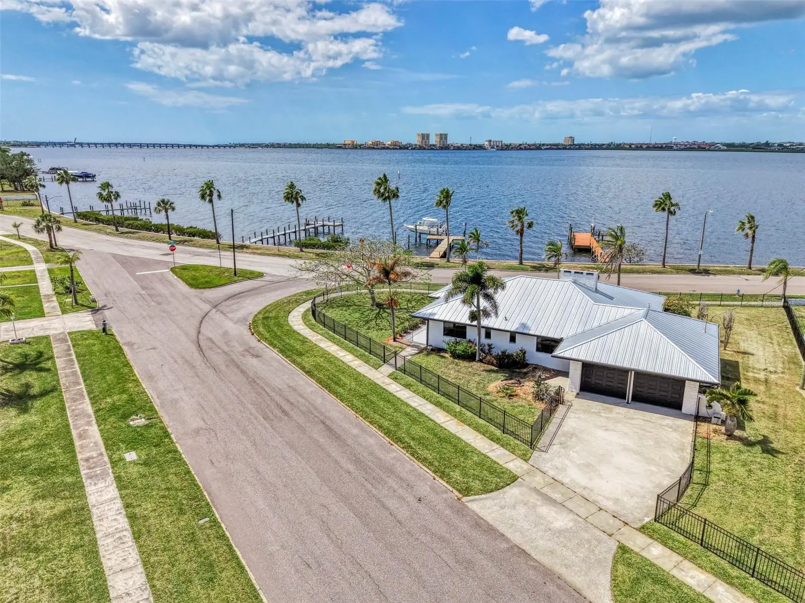 1822 Riverside Drive, FL