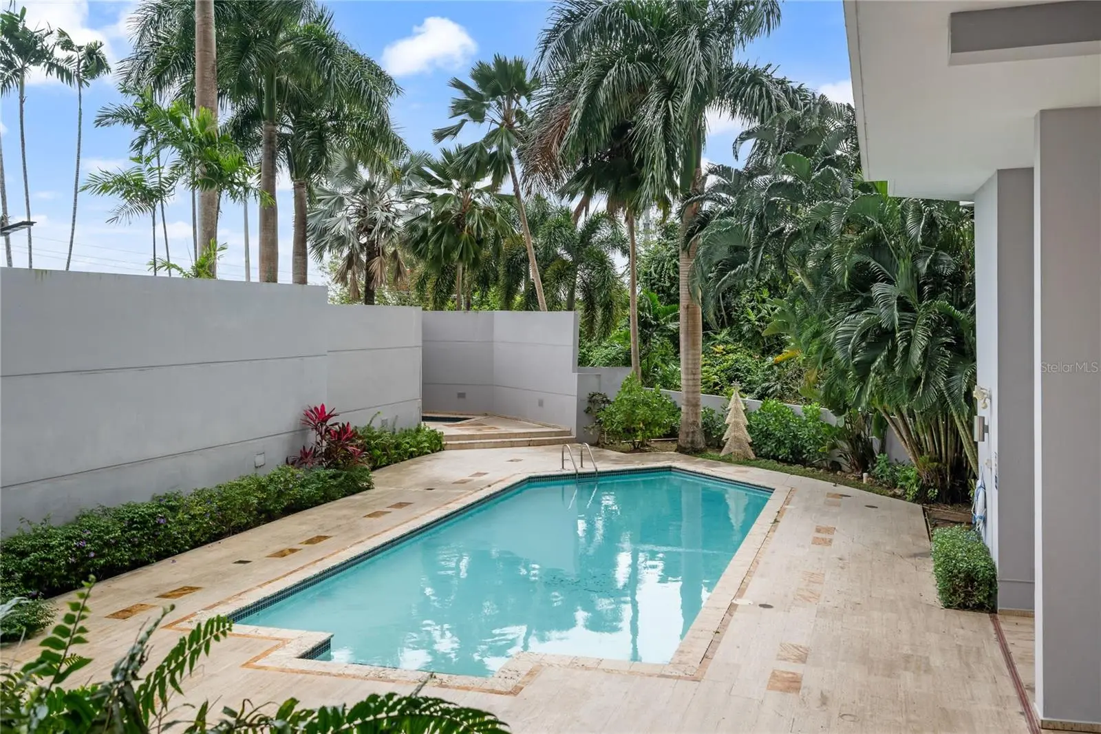 . 833 Street, PR