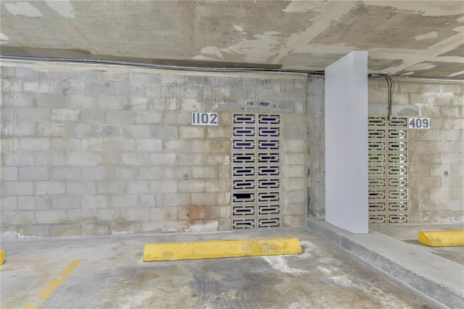 100 Pierce Street, FL