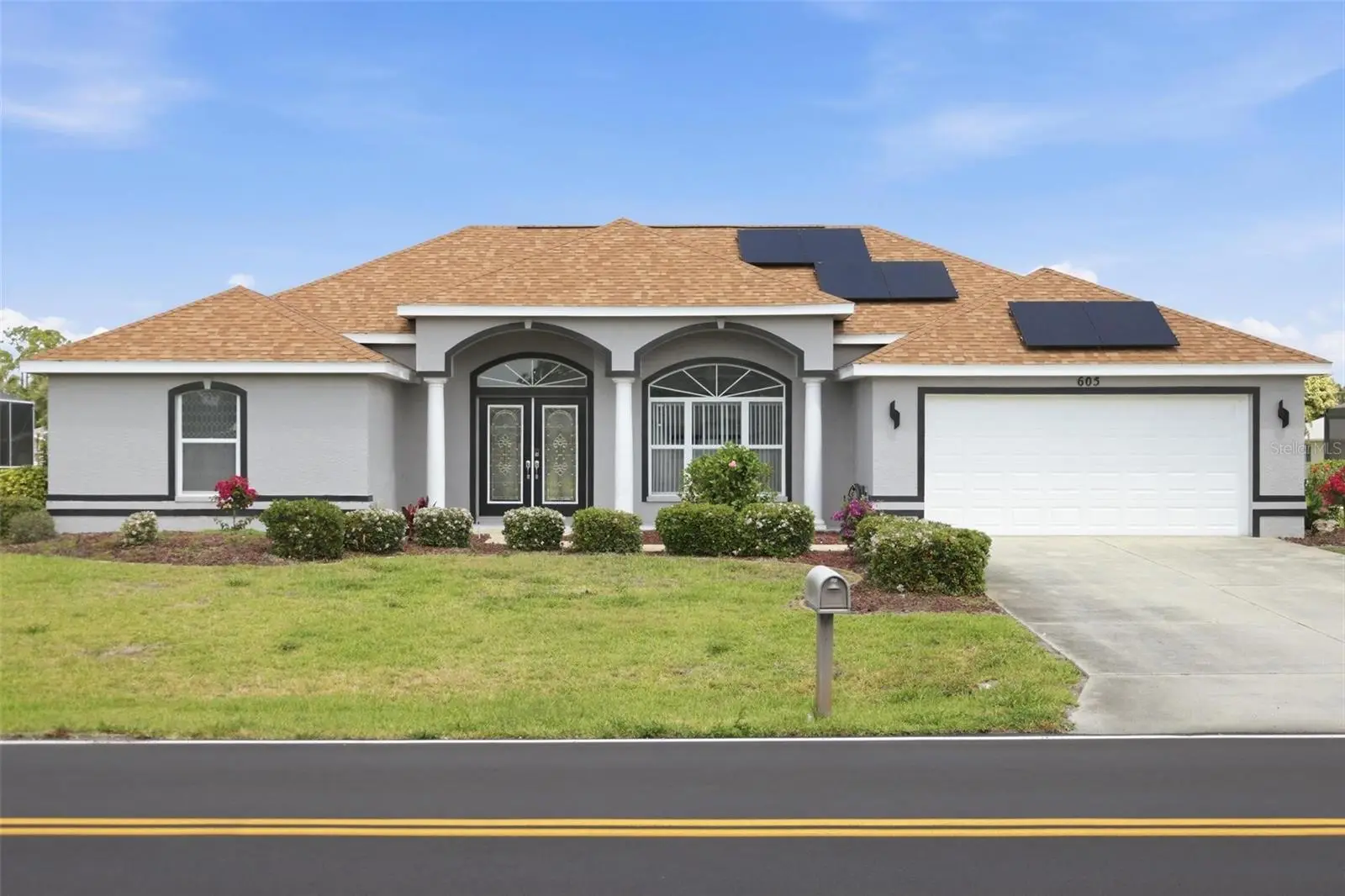 605 Rotonda Cir, FL