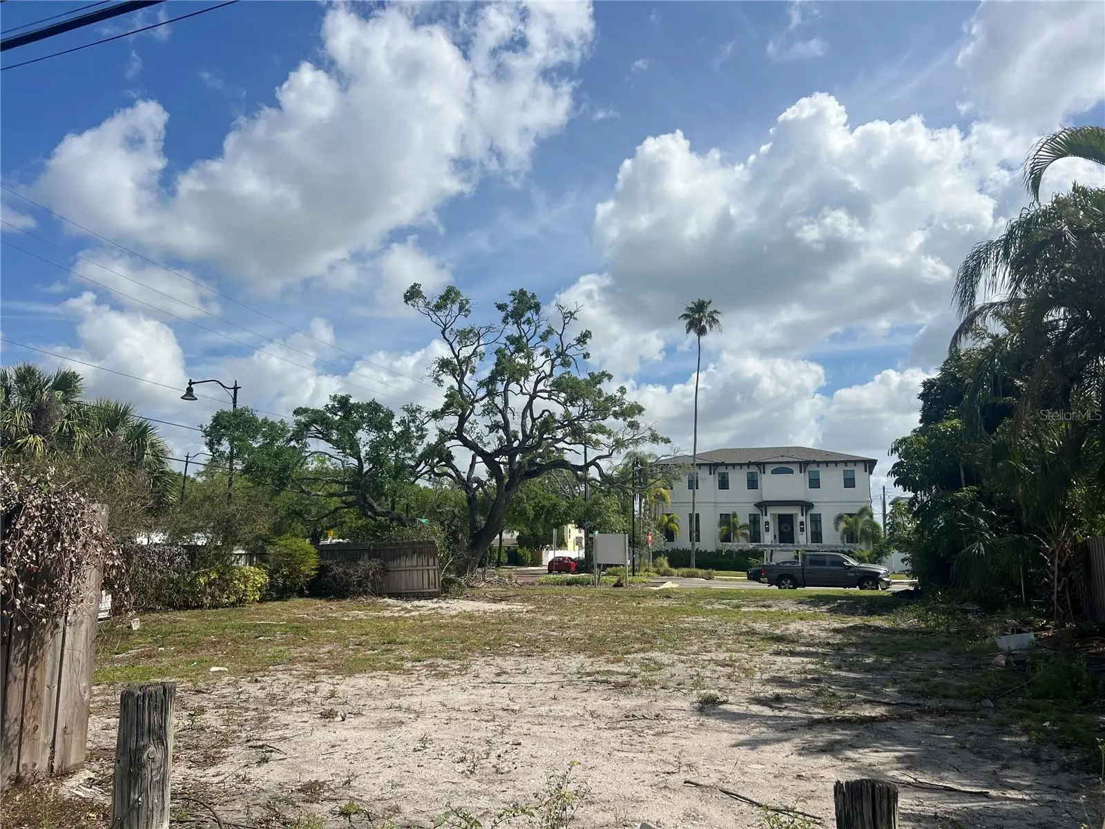 404 Davis Boulevard, FL