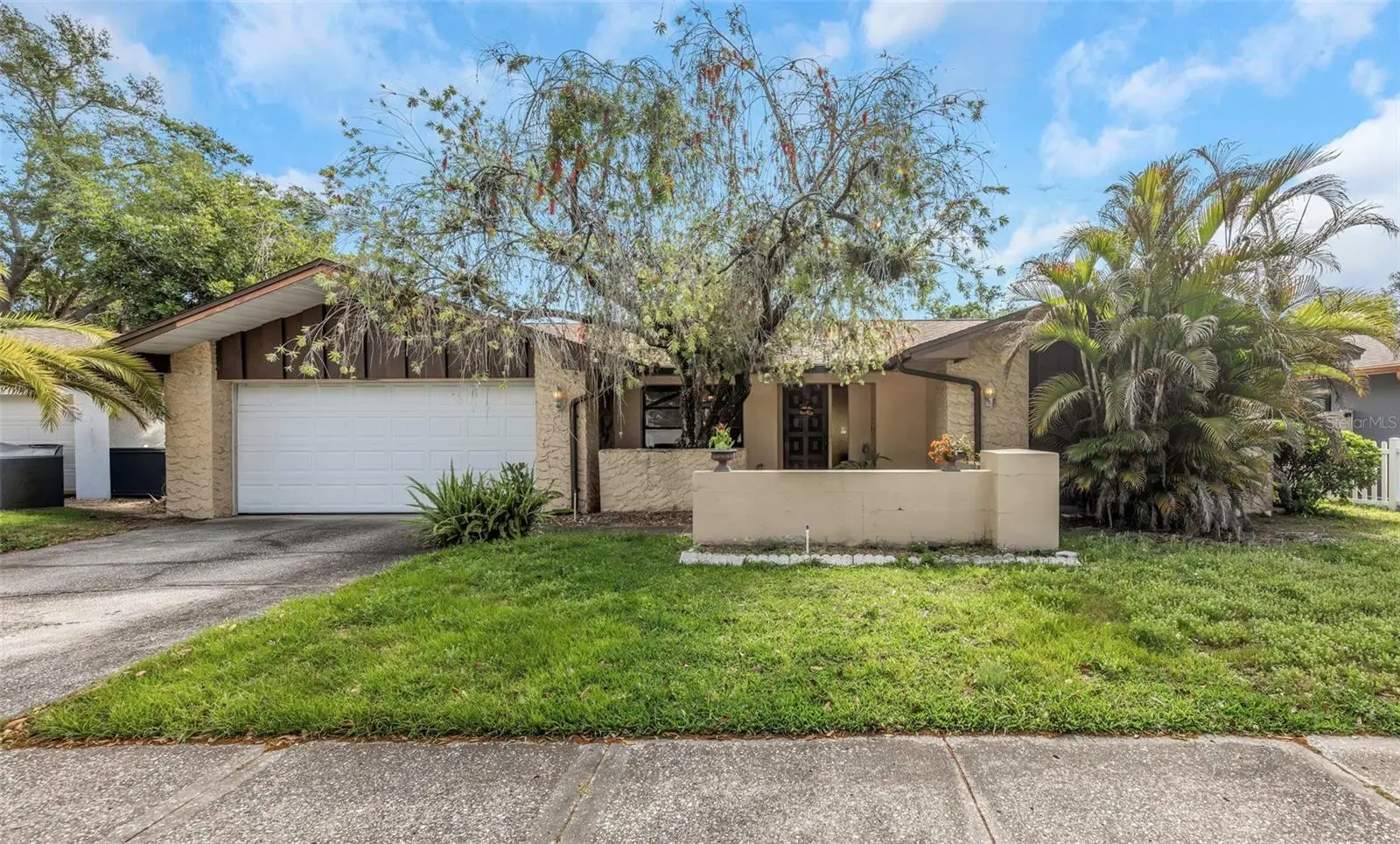 107 Country Villas Drive, FL