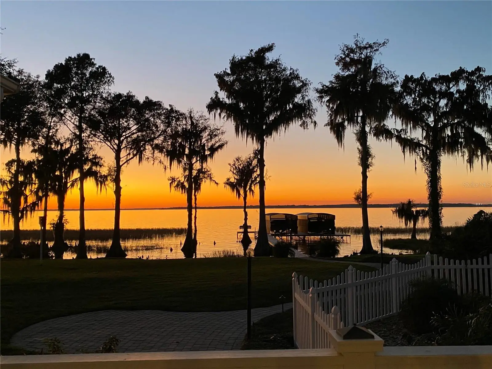 1200 Peninsula Drive, FL