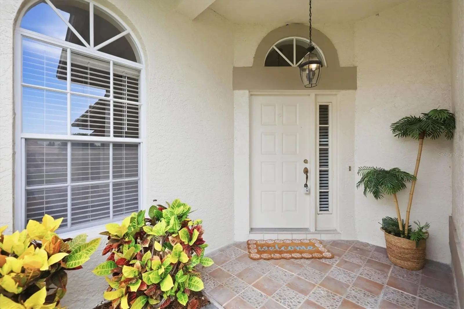 4738 Dundee Drive, FL