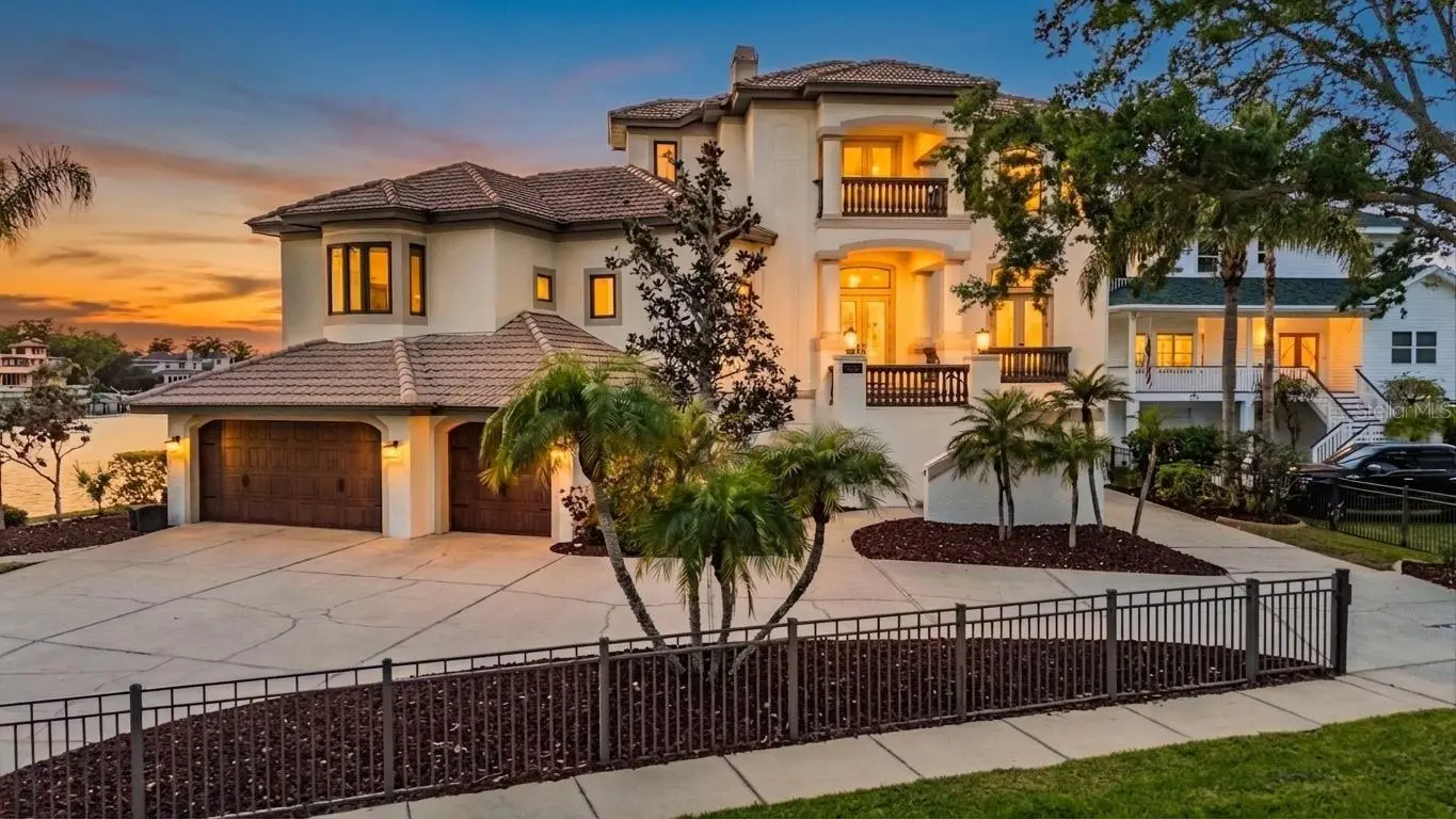 62 Central Court, FL