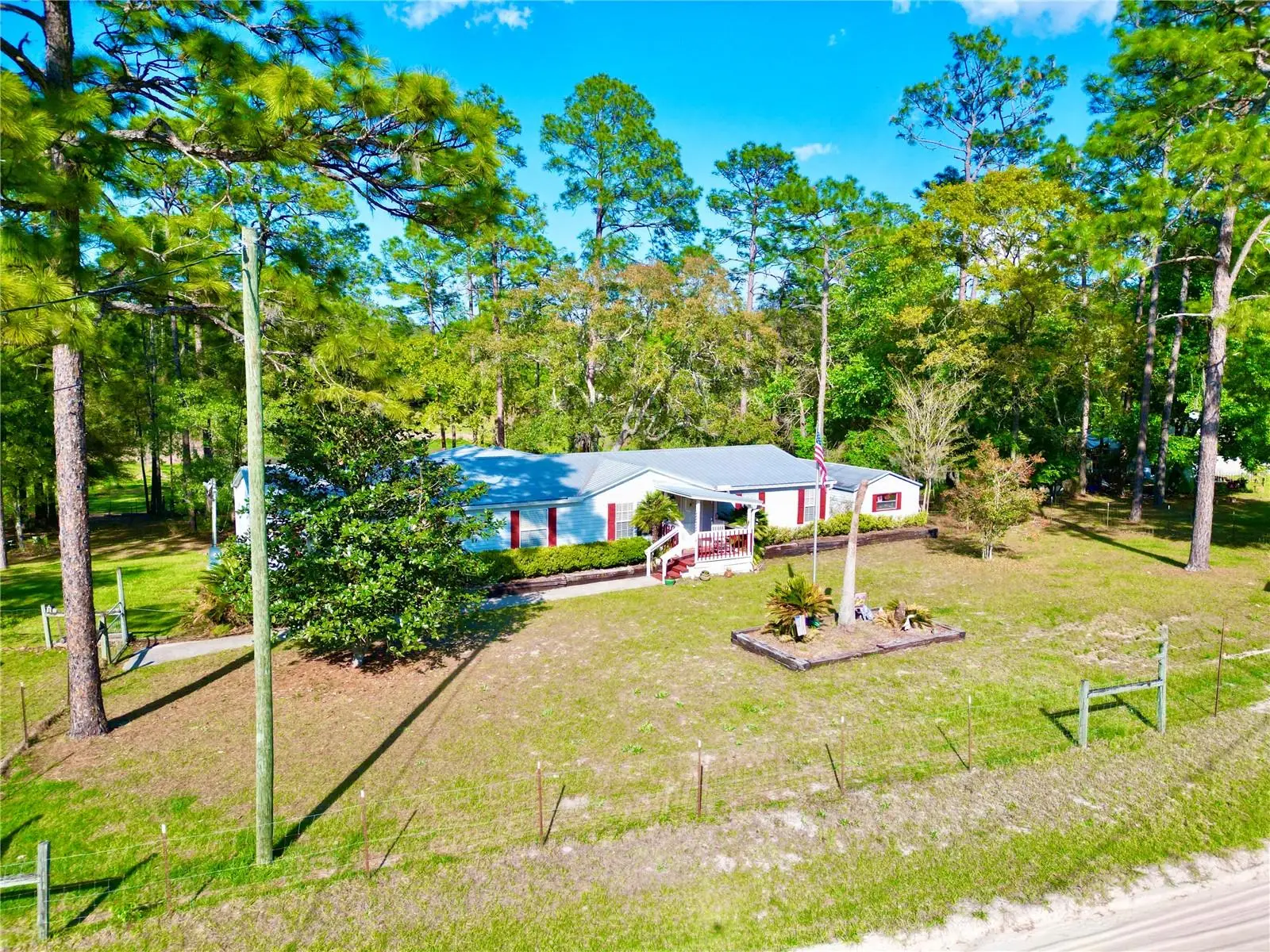 129 Crystal Lake Drive, FL
