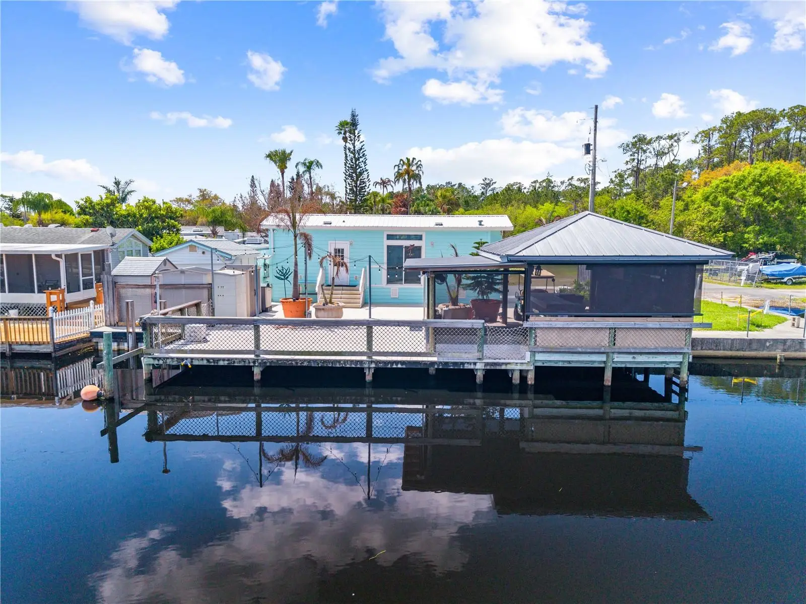 1315 Pine Island Dr N, FL