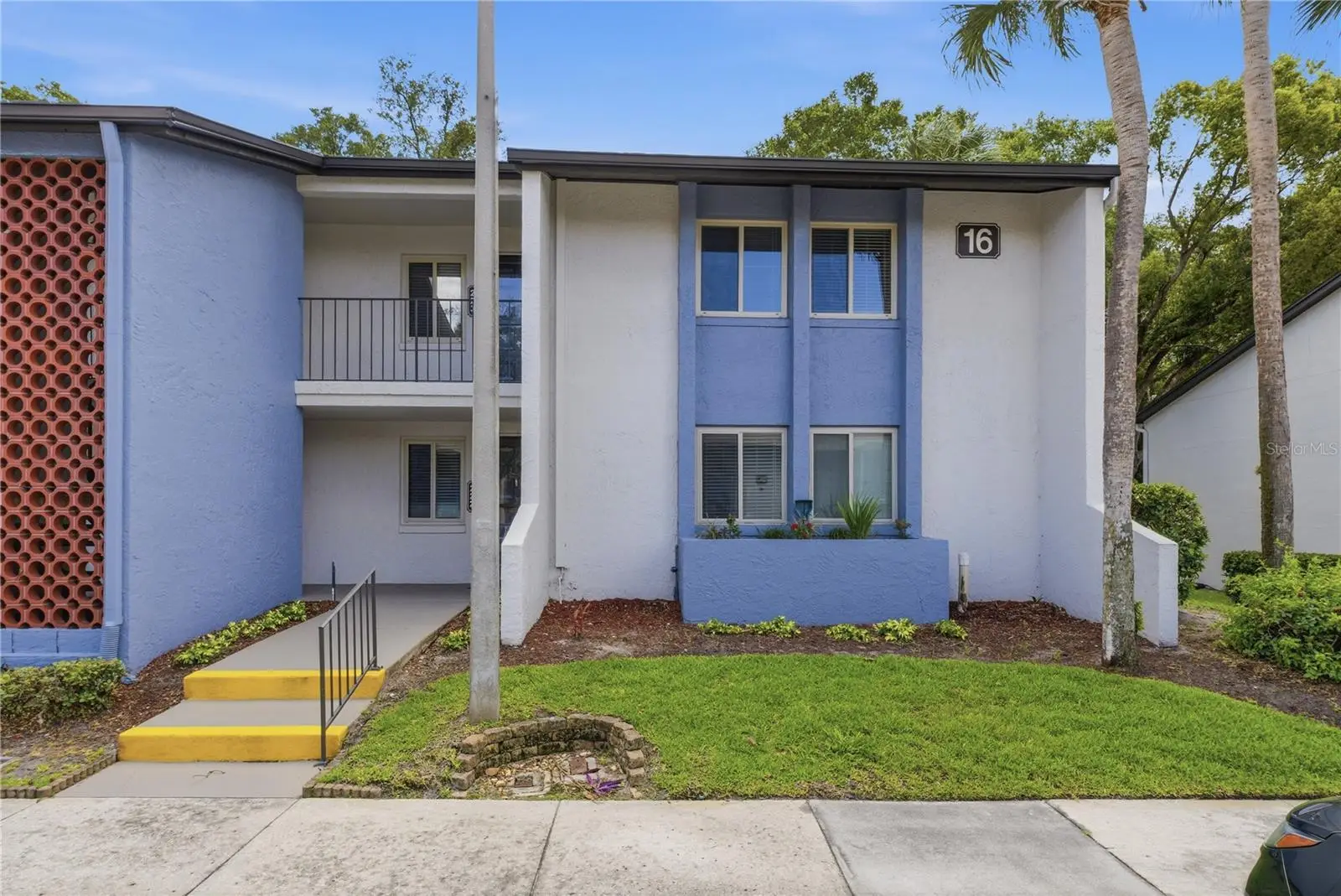 16 Escondido Circle, FL