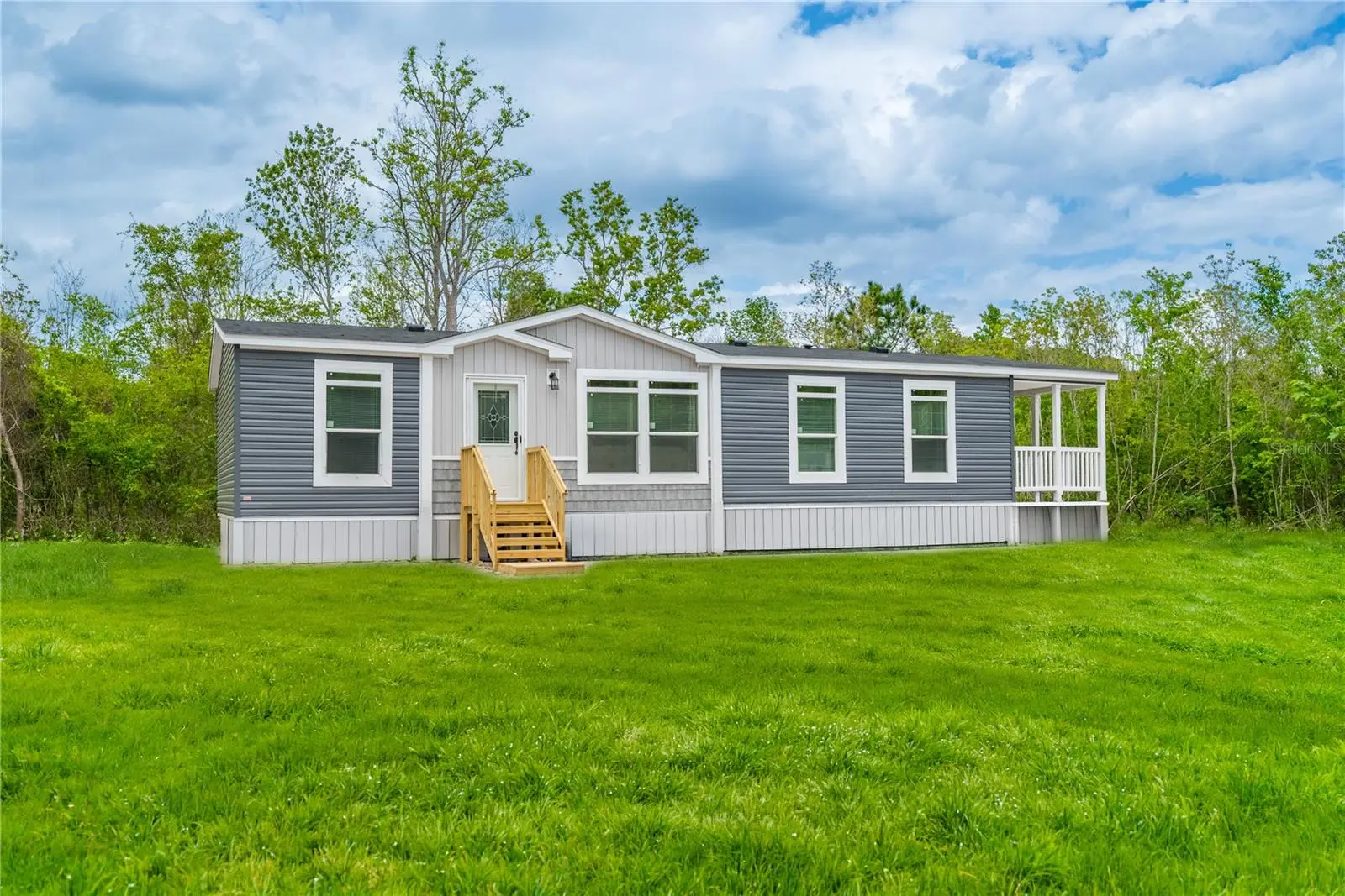 14823 County Road 100a, FL
