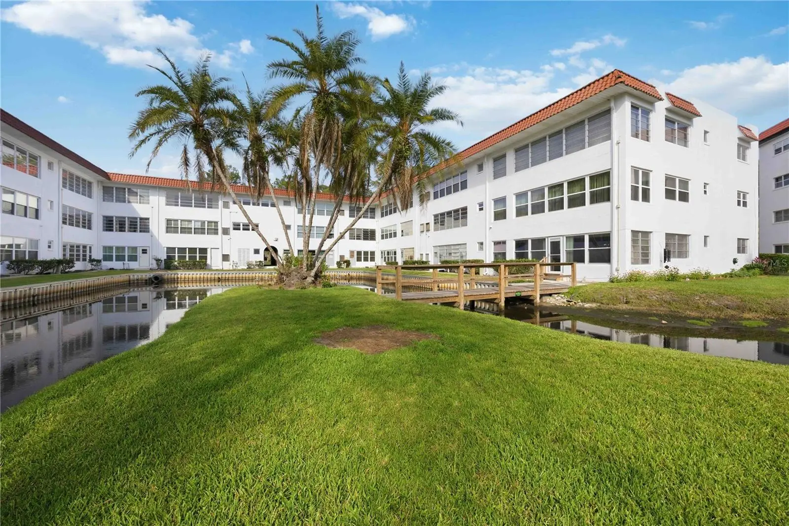 100 El Camino Drive, FL