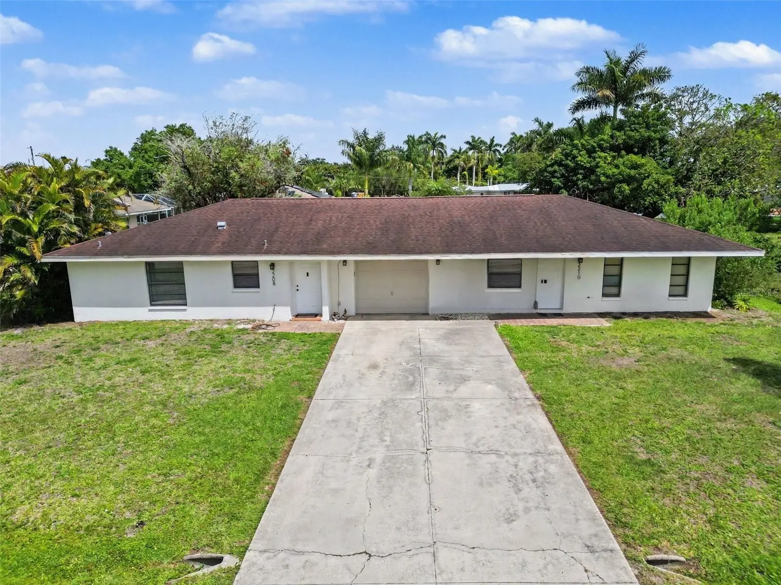 2208/2210 Iris Way, FL