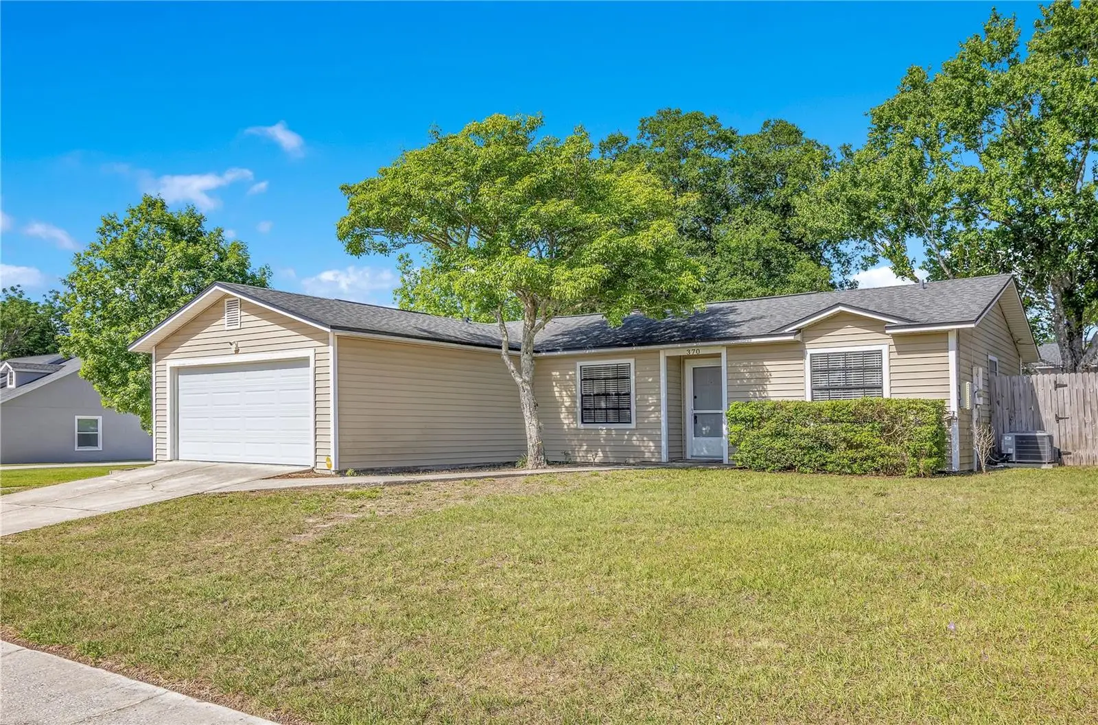 370 Lake Avenue, FL