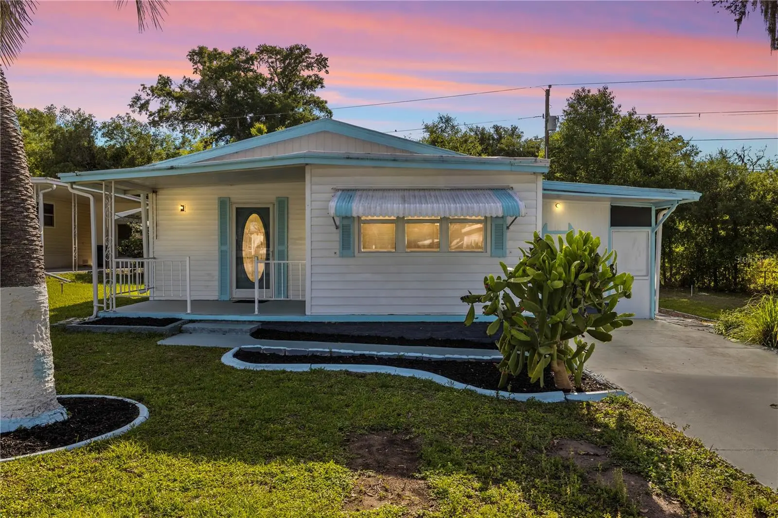 6123 Ridgewood Drive, FL