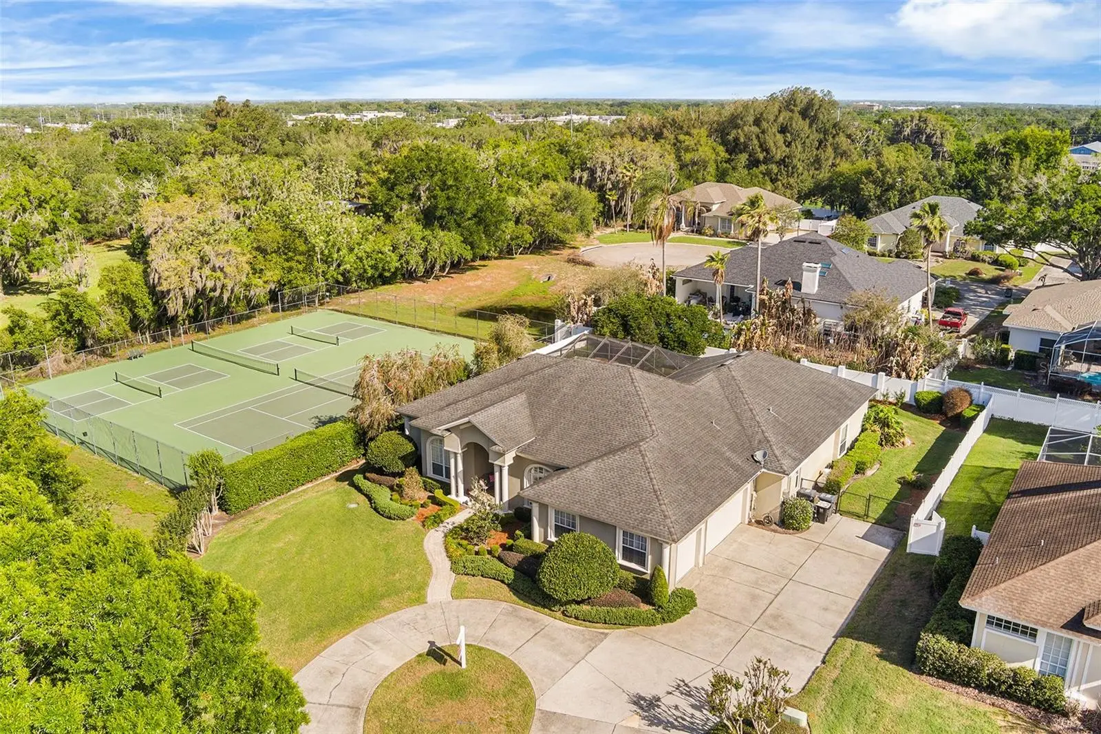 902 Hanover Way, FL