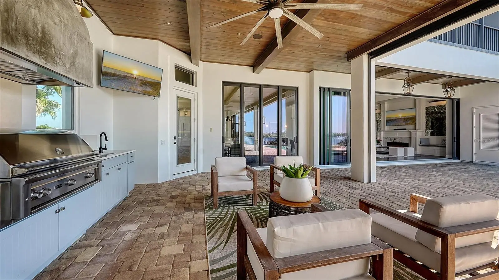 313 Lookout Point Drive, FL