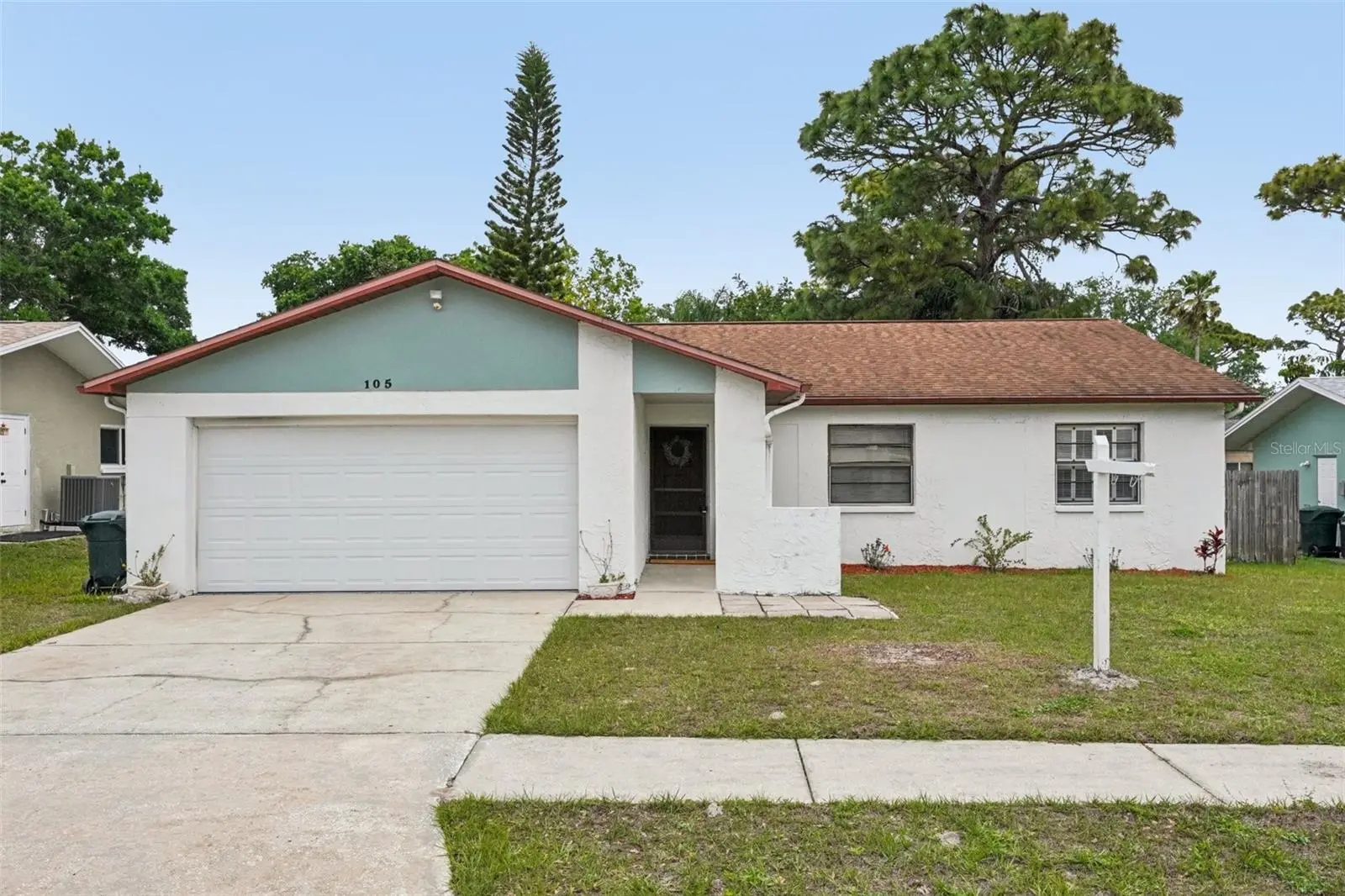 105 Lotus Circle, FL