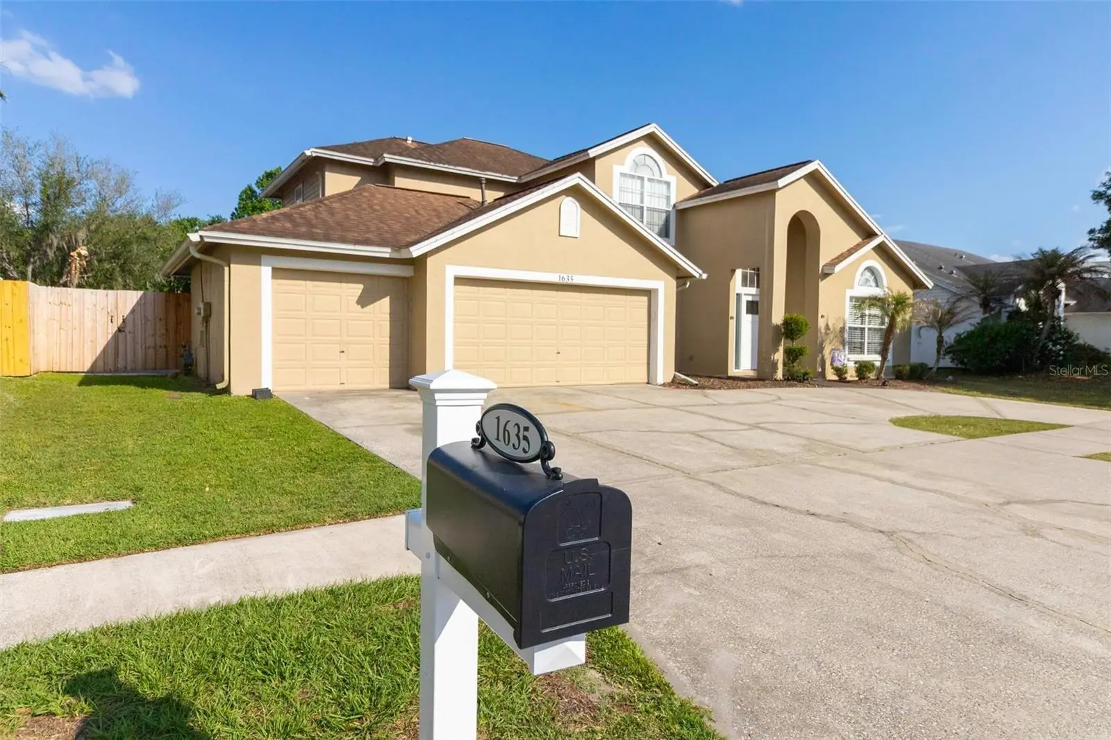 1635 Ledgestone Drive, FL