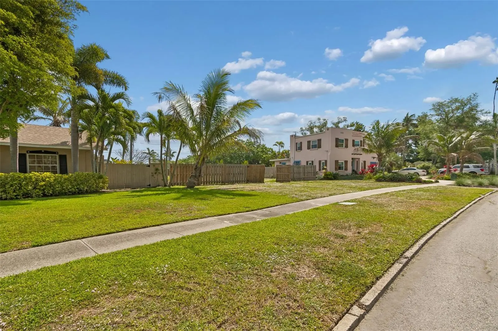 603 Casabella Drive, FL