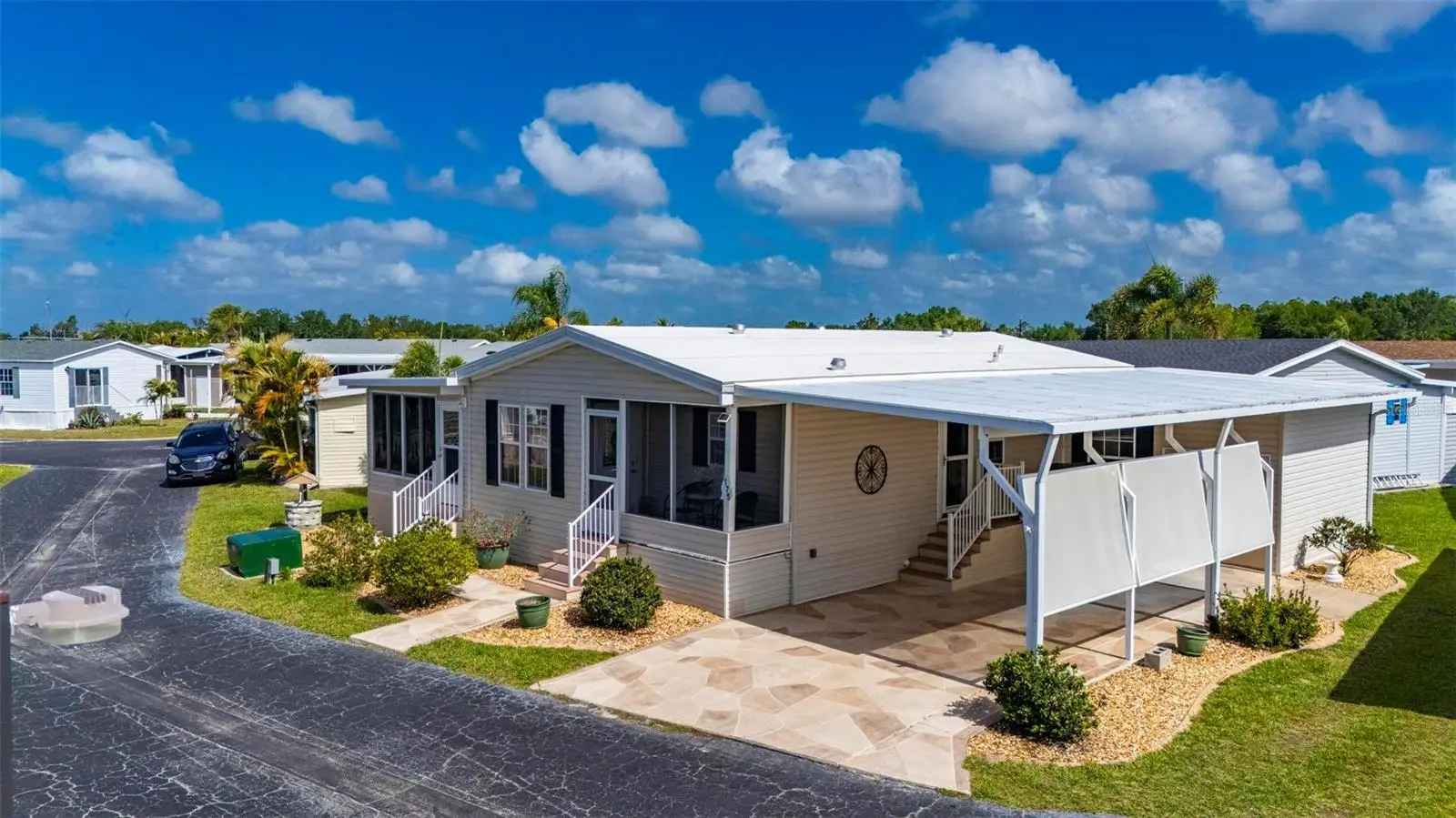 1000 Kings Highway, FL