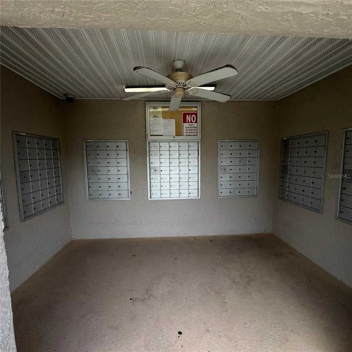 306 Kensington Lake Circle, FL