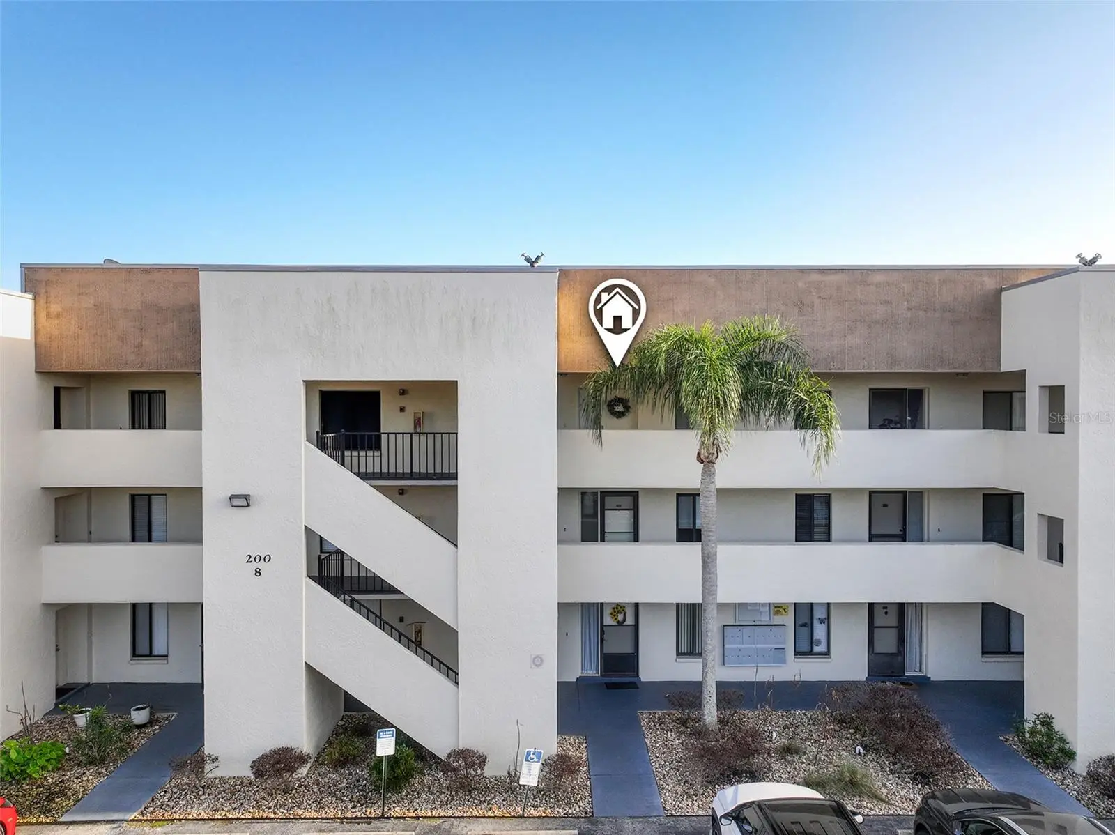 200 International Drive, FL
