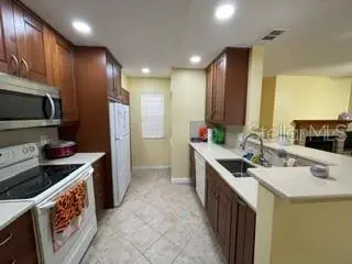 650 Youngstown Parkway, FL