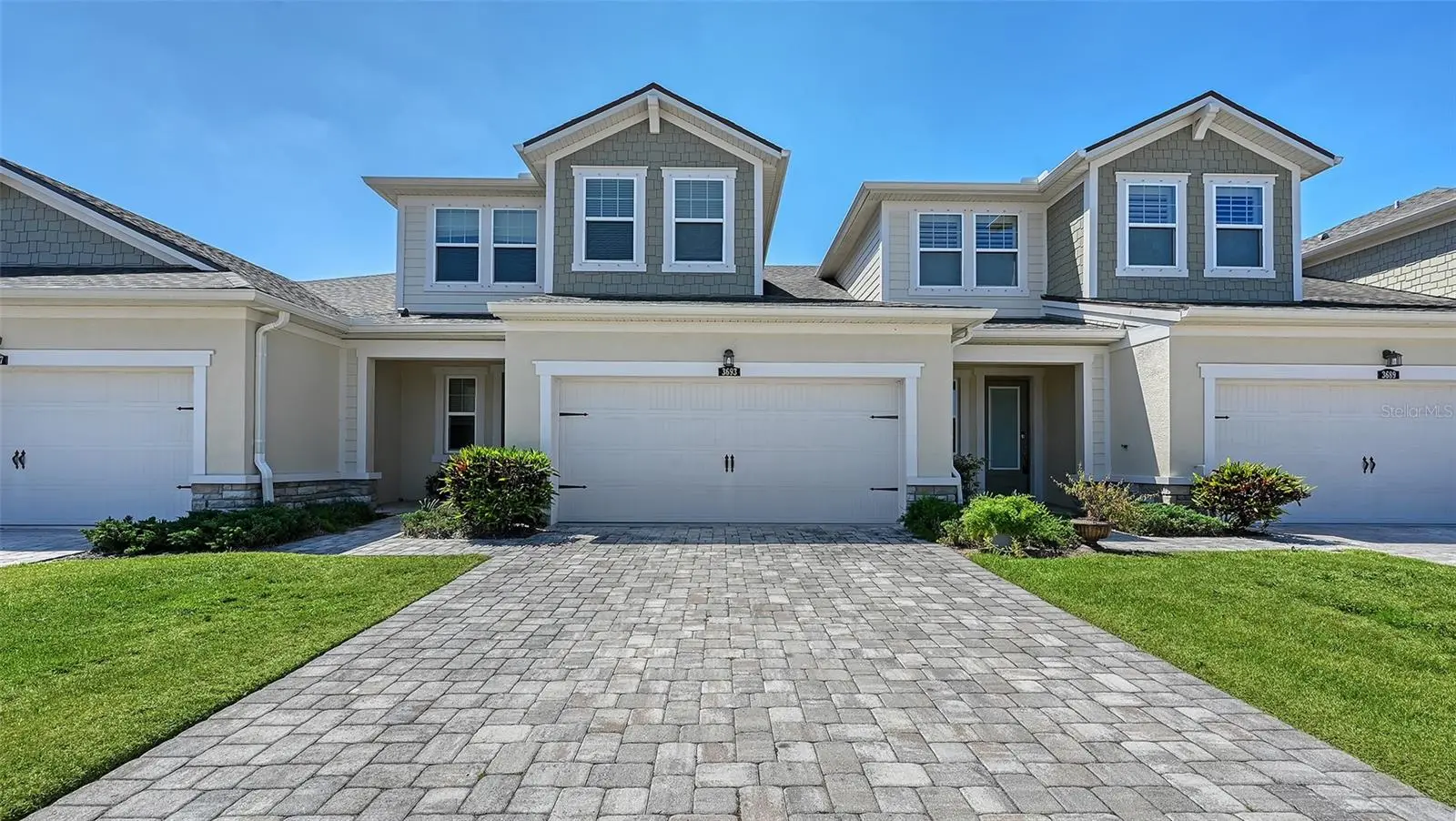 3693 Divot Lane, FL