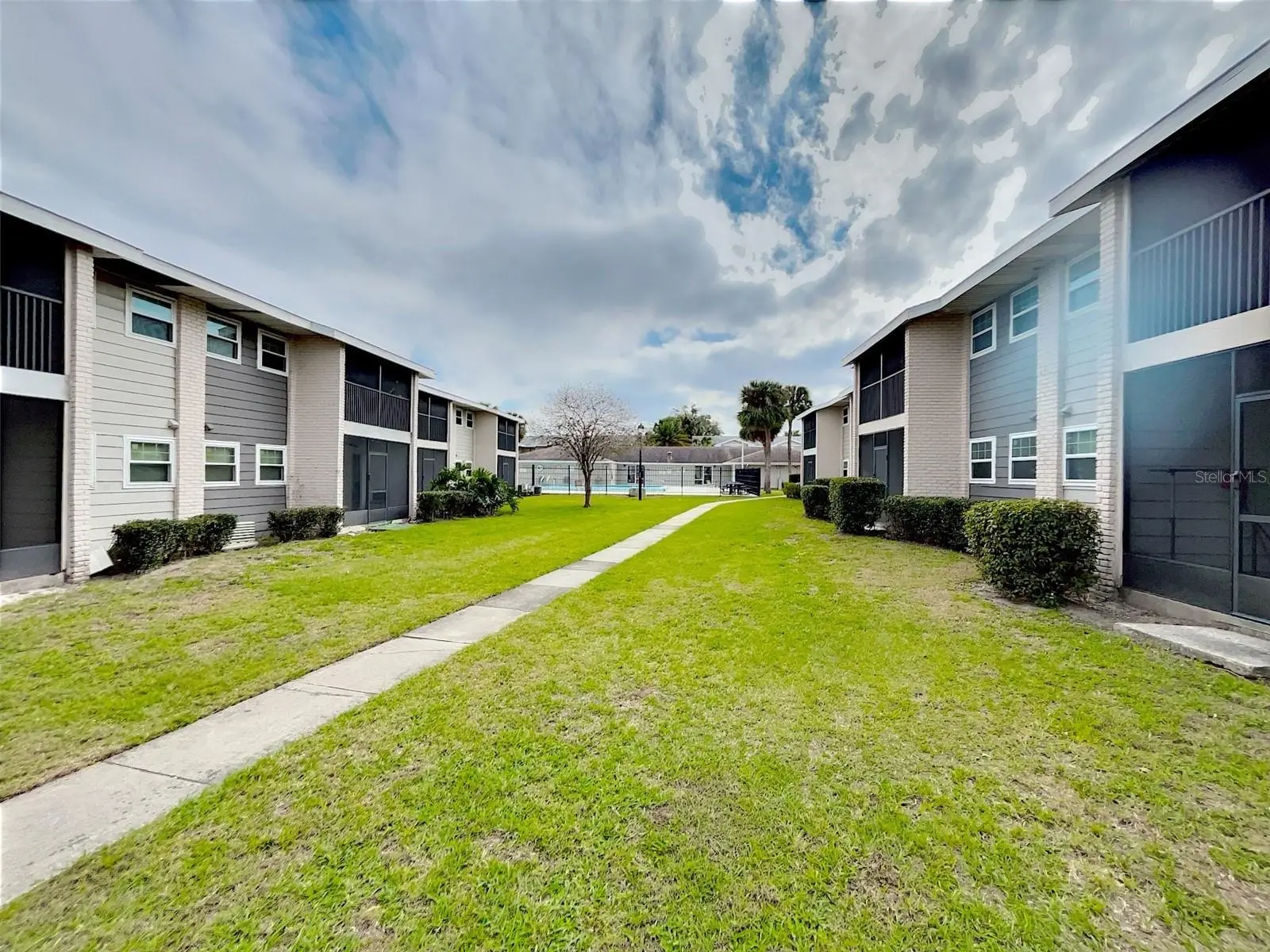 865 Sky Lake Circle, FL