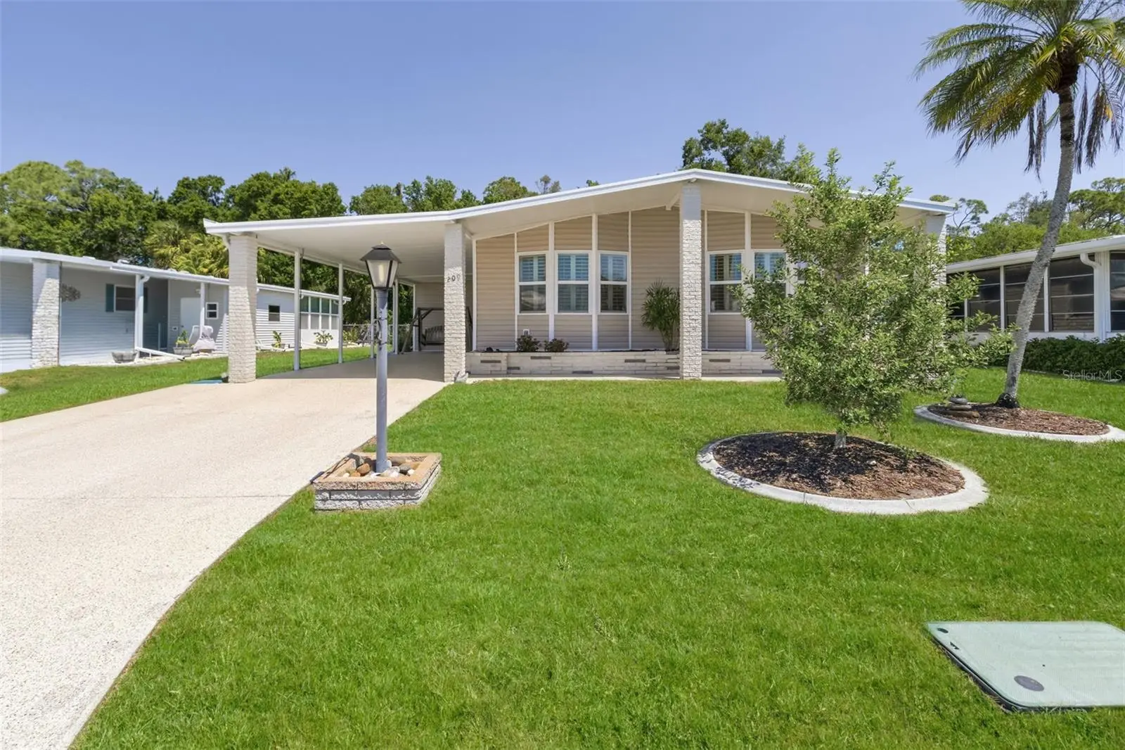 209 Vistoria Drive, FL