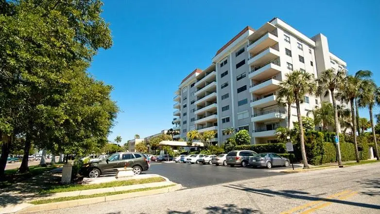 1400 Barcarrota Boulevard, FL