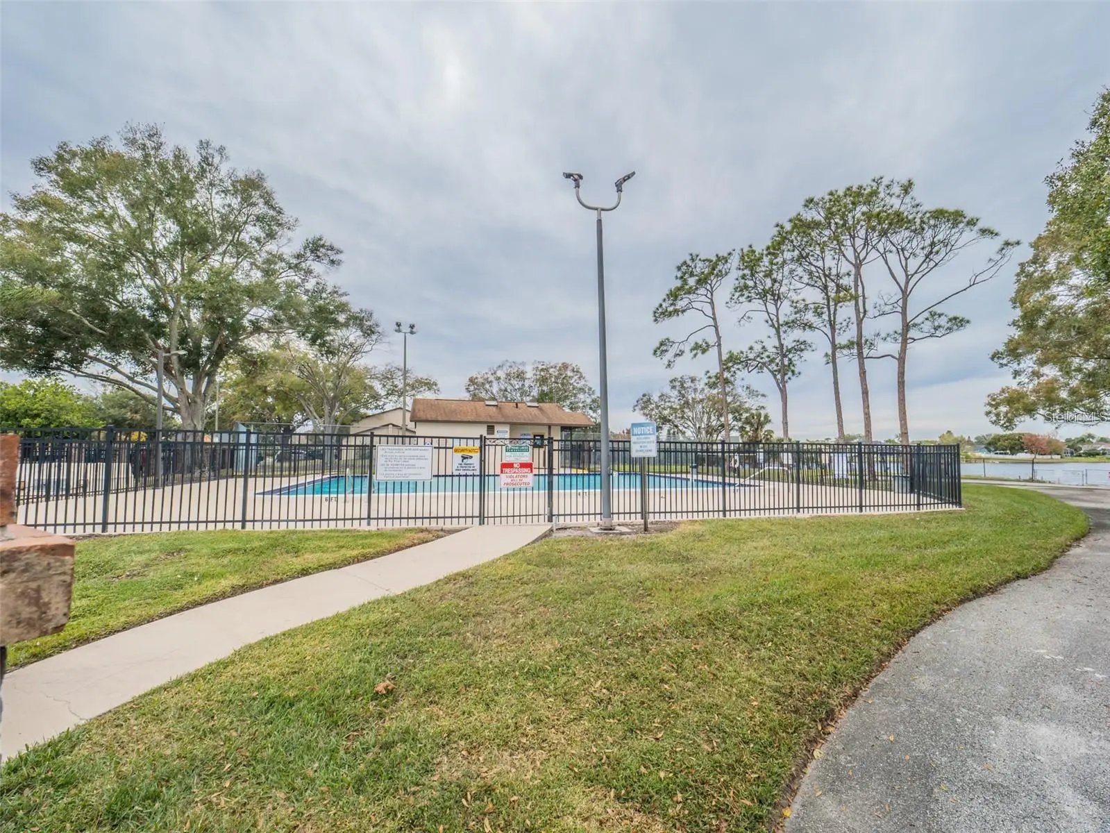 2419 Rio Pinar Lakes Boulevard, FL