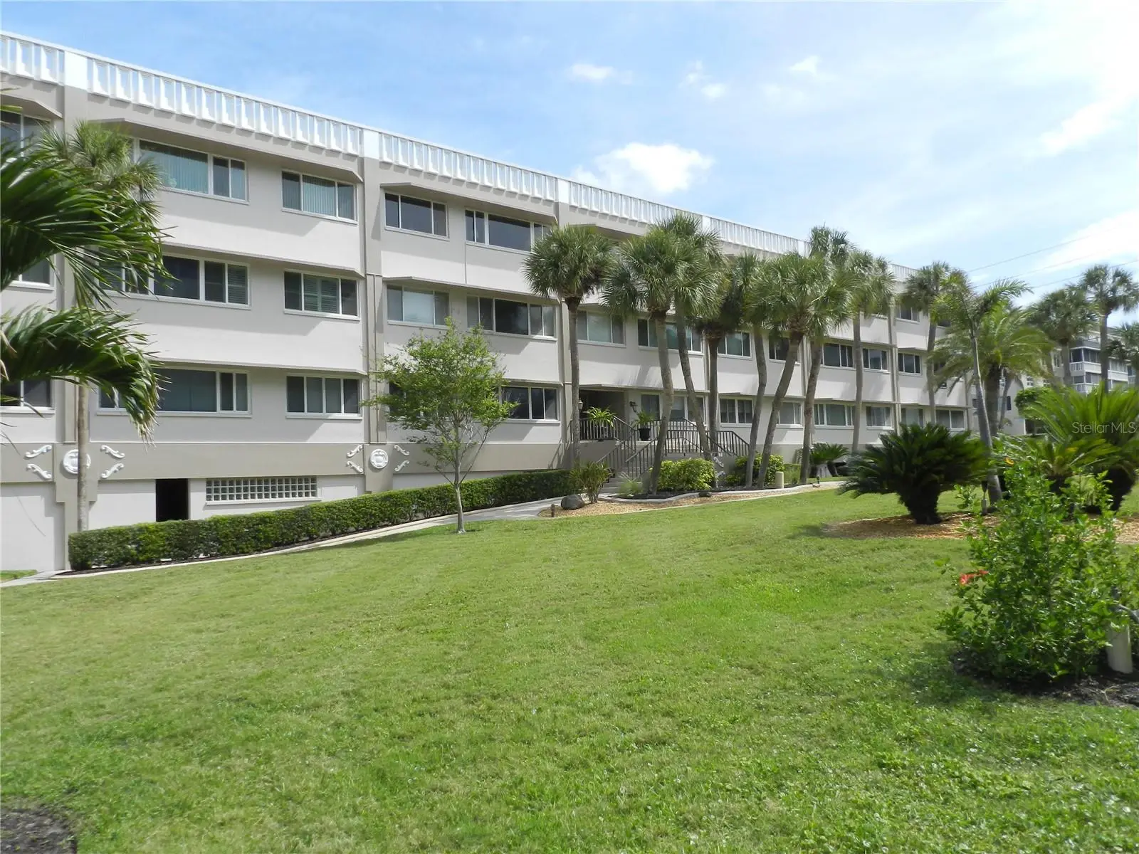 BELLEAIR BLUFFS, FL