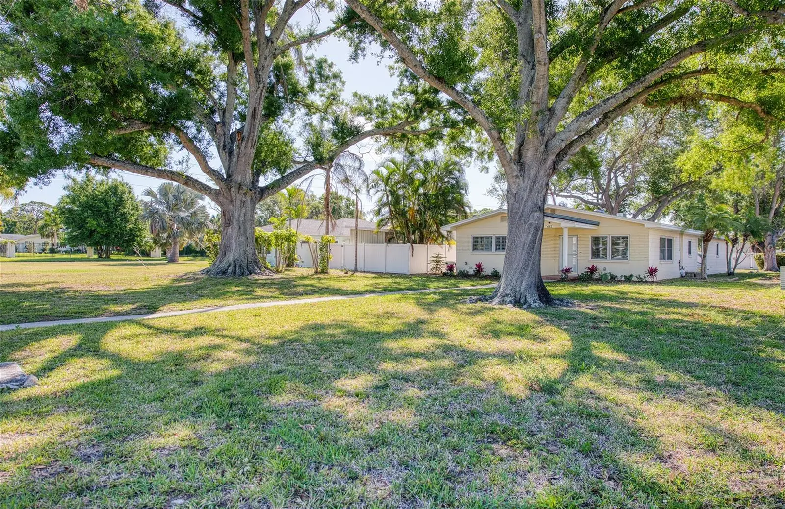 662 Villagrande Avenue, FL