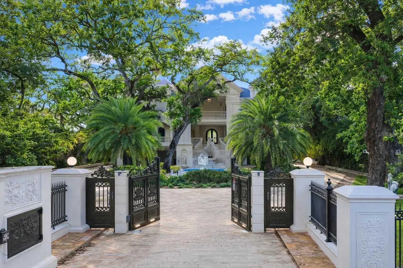 2000 Park Street, FL