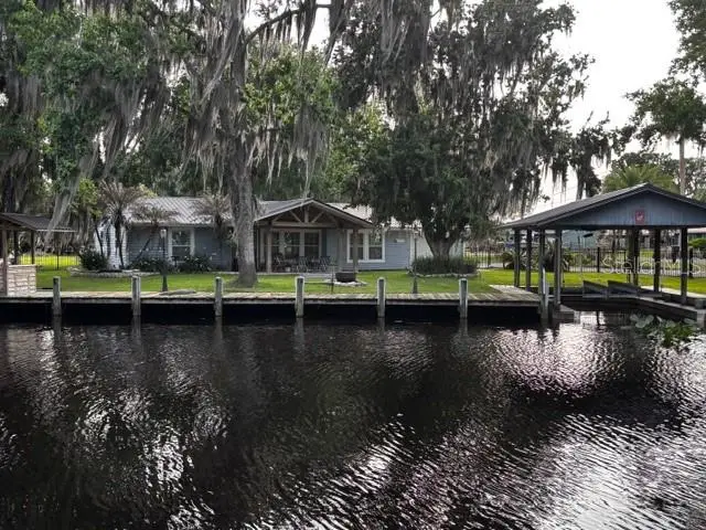 137 & 135 Riverside Drive, FL