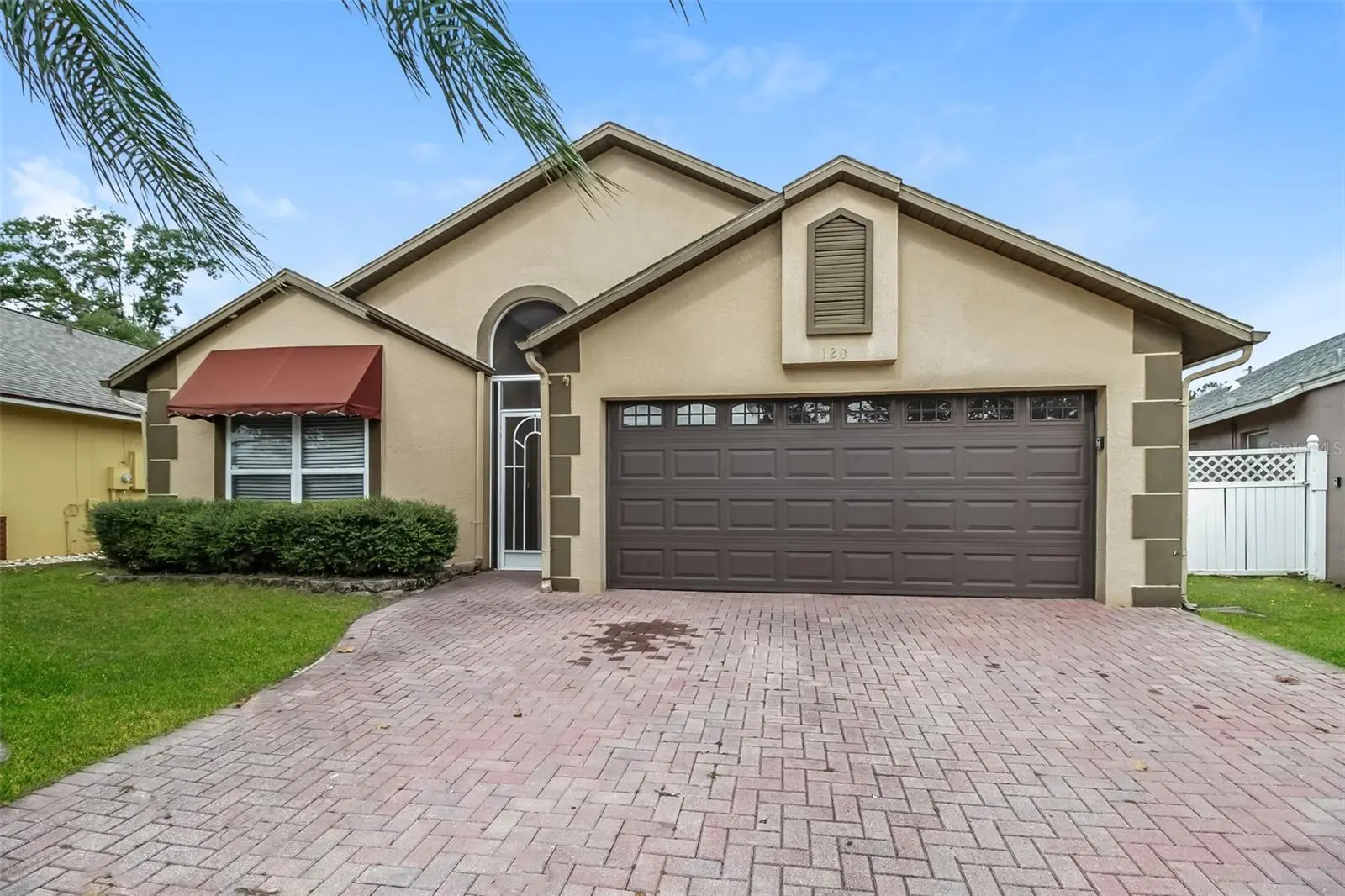 120 Lakebreeze Circle, FL