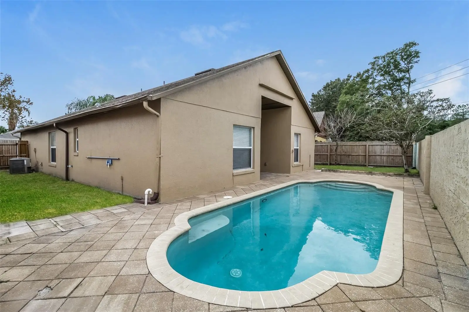 120 Lakebreeze Circle, FL