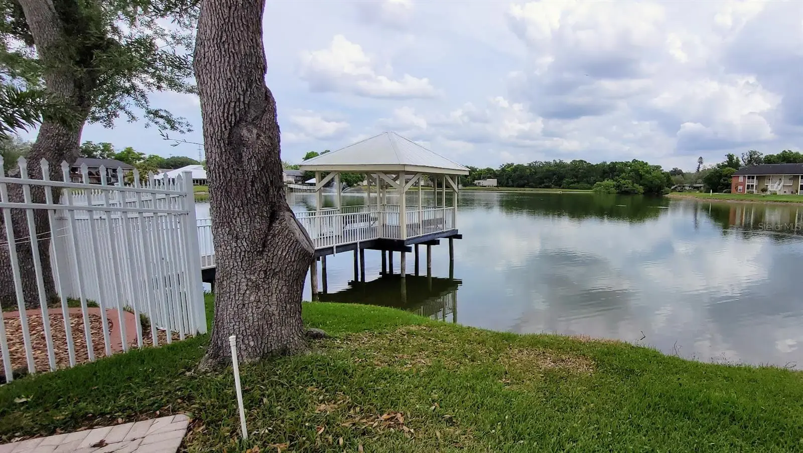 302 Lake Parsons Green, FL