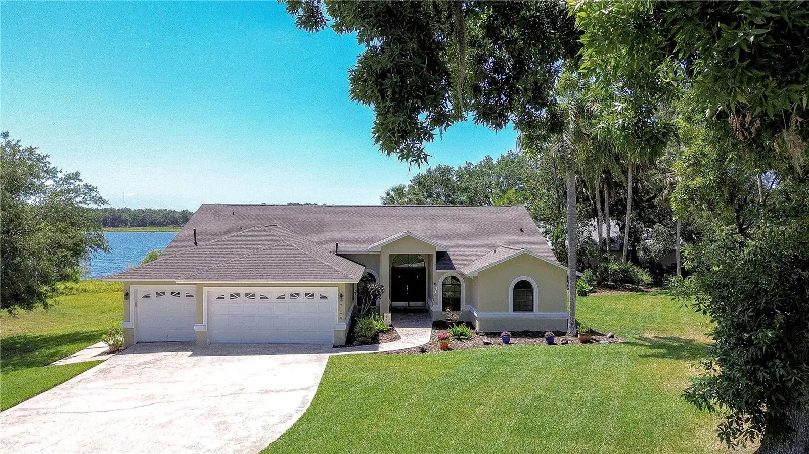 709 Sportsman Park Drive, FL