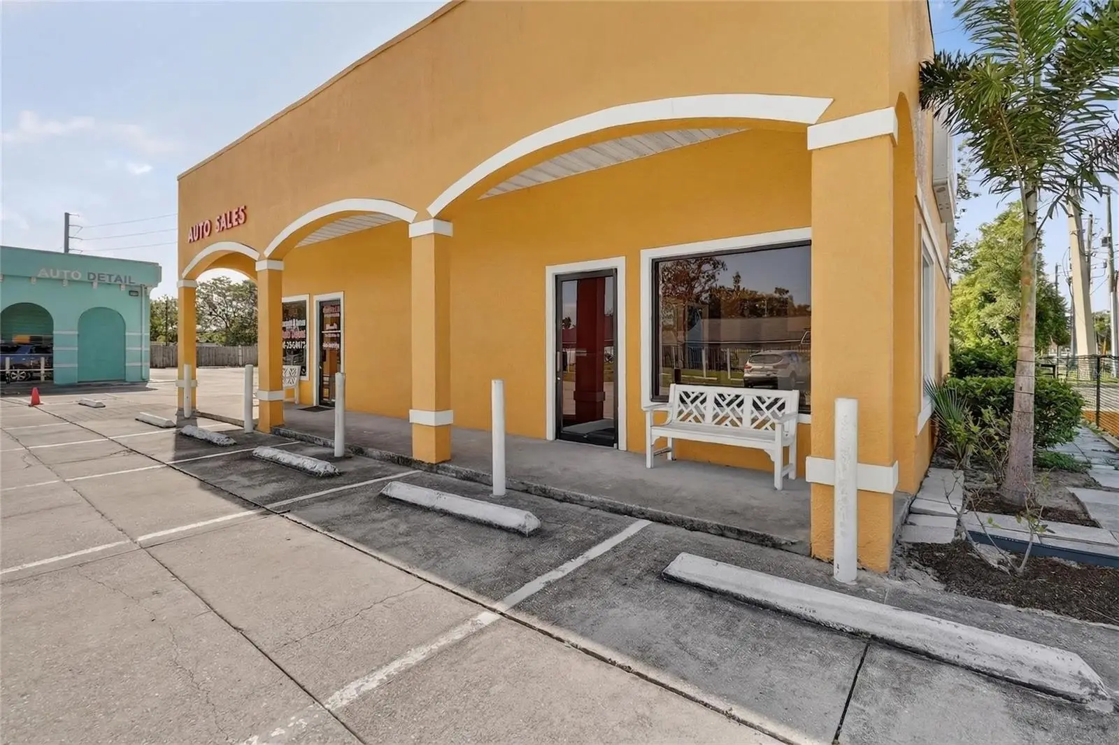 595 9th Street, FL