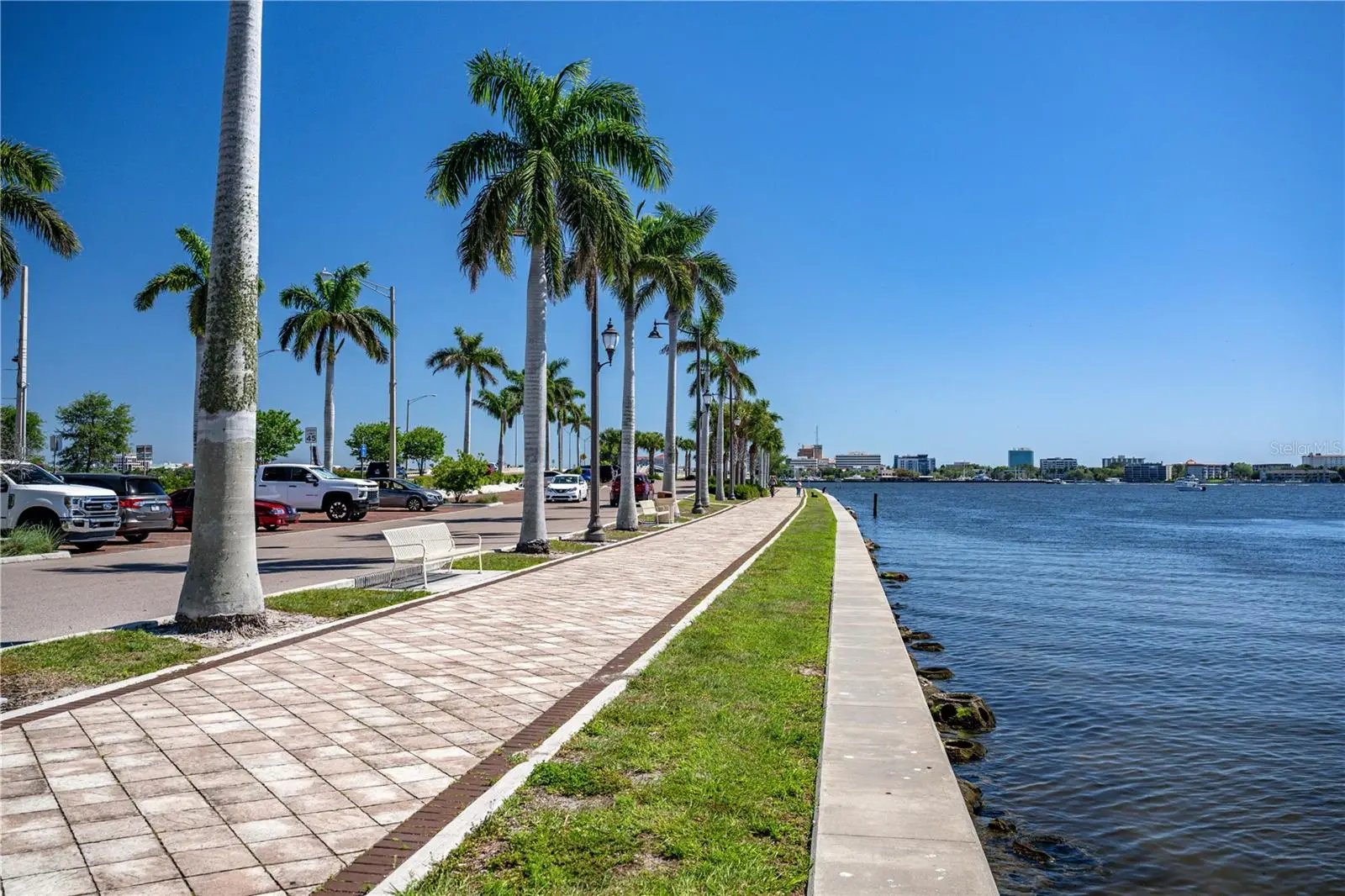 337 8th Avenue, FL