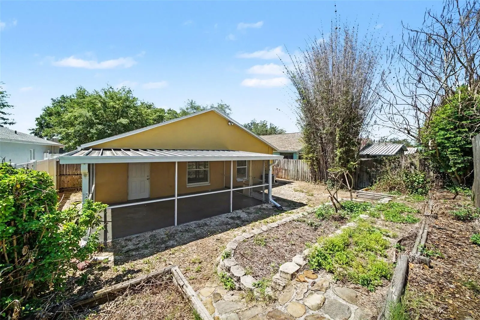 2424 Camden Oaks Place, FL