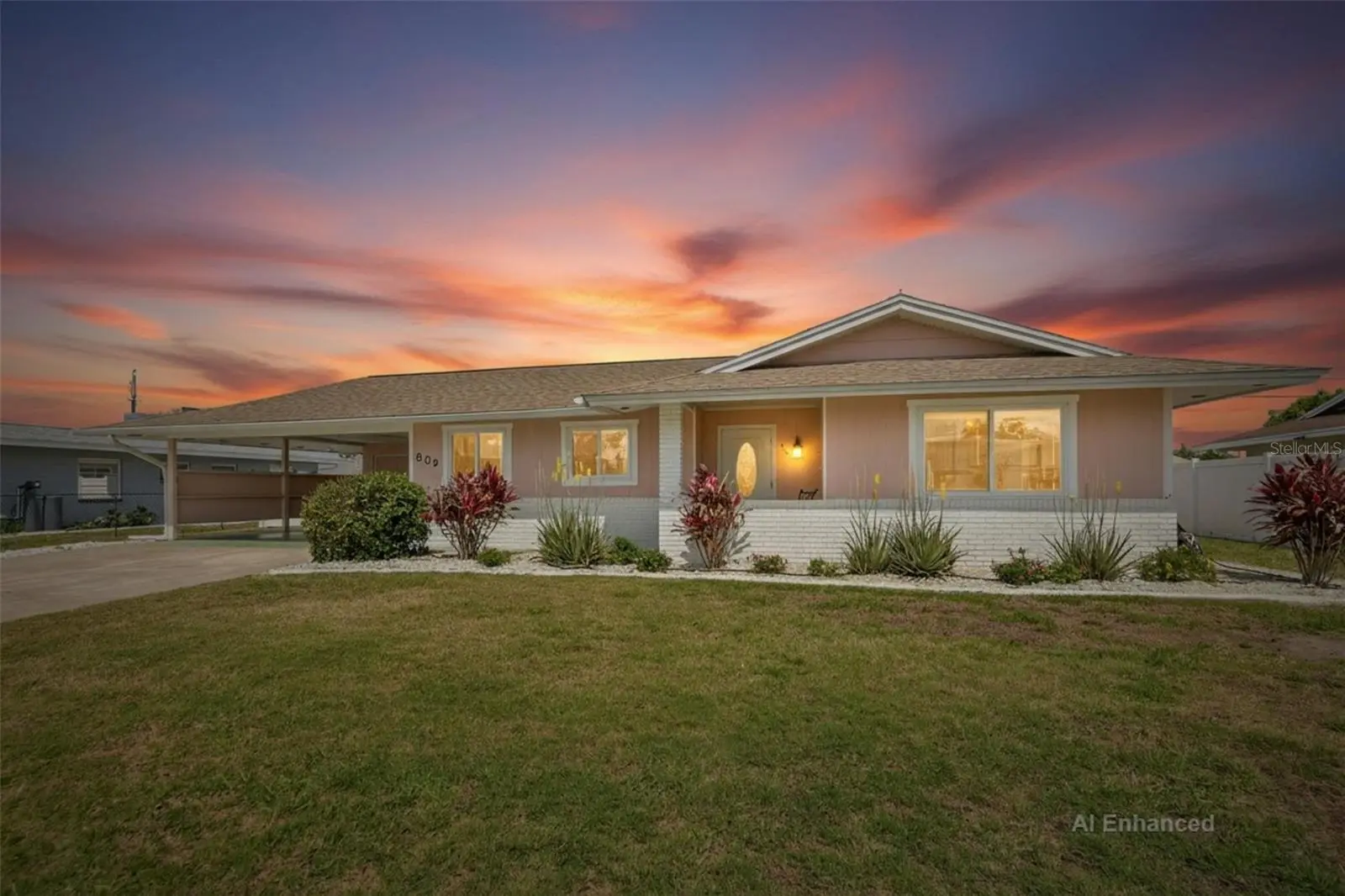 809 Oakmont Avenue, FL