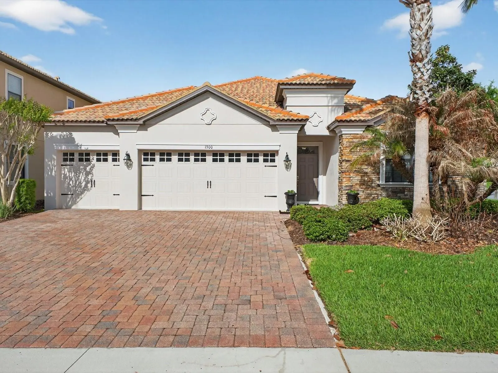 1300 Gleneagles Lane, FL